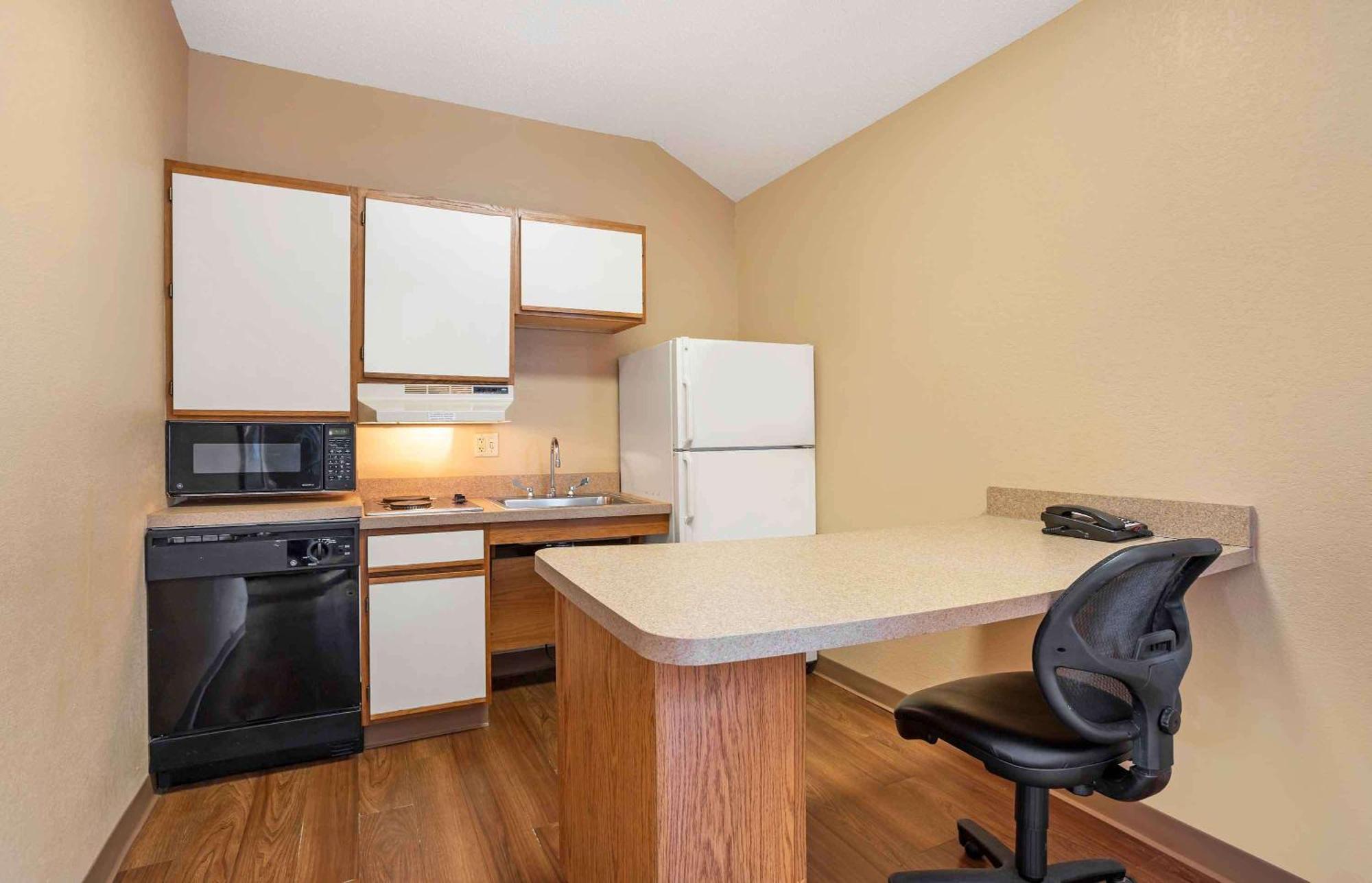 Extended Stay America Select Suites - Jacksonville Salisbury Rd Southpoint Екстериор снимка